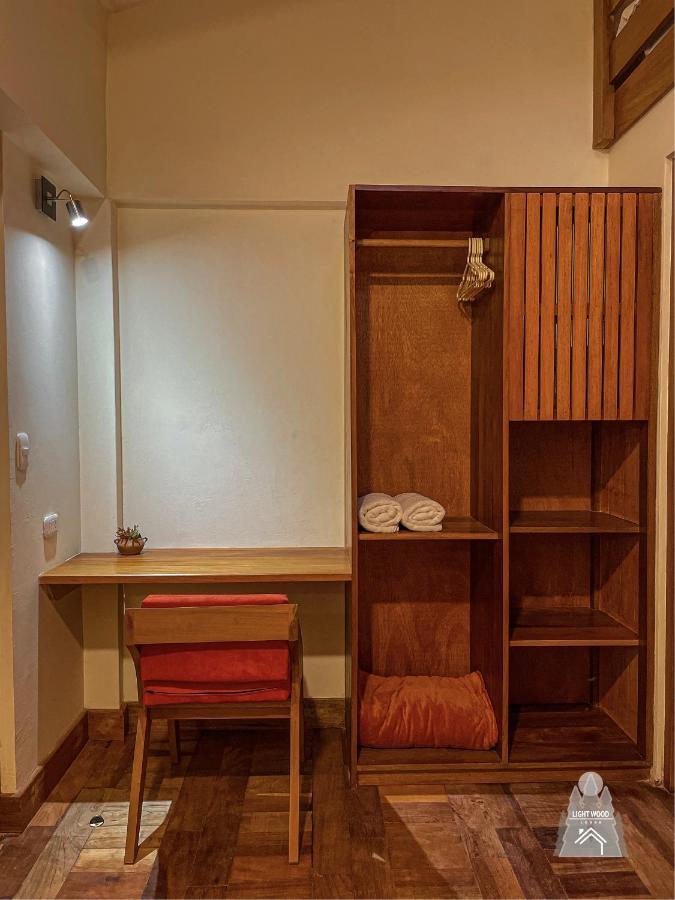 Light Wood Hotell Calca Exteriör bild